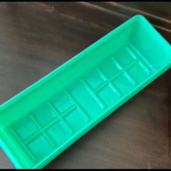 Vintage Green and Orange Tupperware Containers - Picture 5 of 9